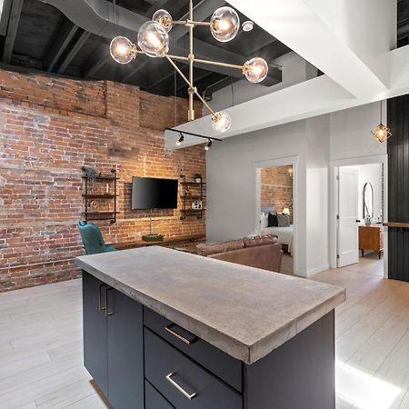 The Goodman: Front Street Flats Apartment Belleville Bagian luar foto