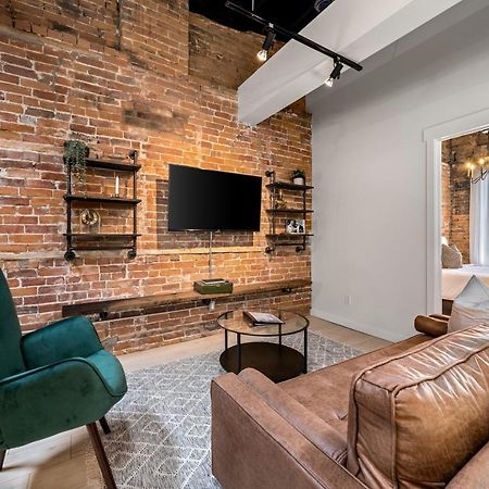 The Goodman: Front Street Flats Apartment Belleville Bagian luar foto