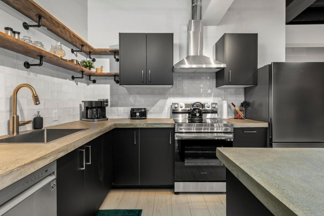 The Goodman: Front Street Flats Apartment Belleville Bagian luar foto