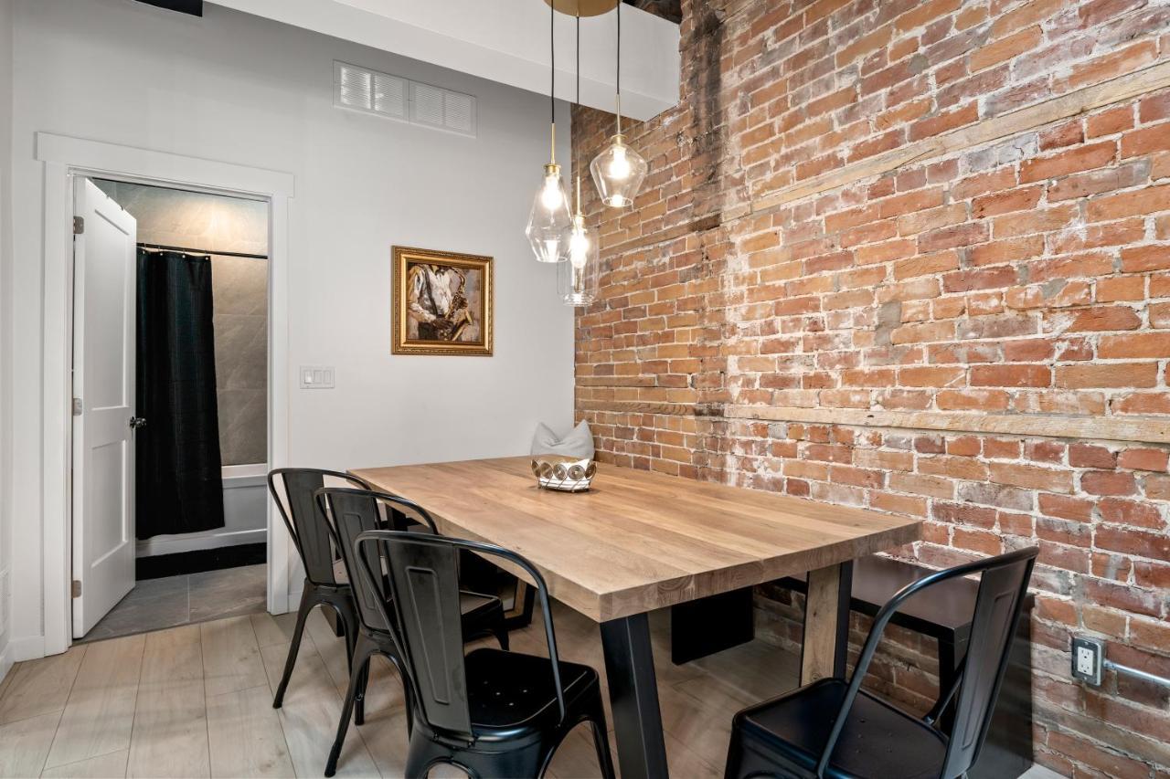 The Goodman: Front Street Flats Apartment Belleville Bagian luar foto