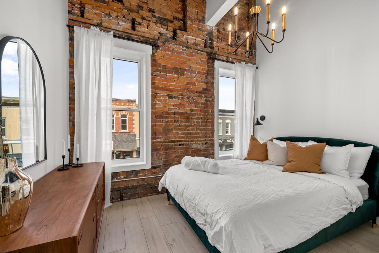 The Goodman: Front Street Flats Apartment Belleville Bagian luar foto